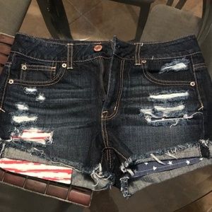 American Eagle - size 4 shorts